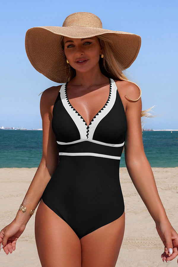 One-Piece Swimsuit with Shell-Stitch Trim Black & white - Swimwear from Cindelily